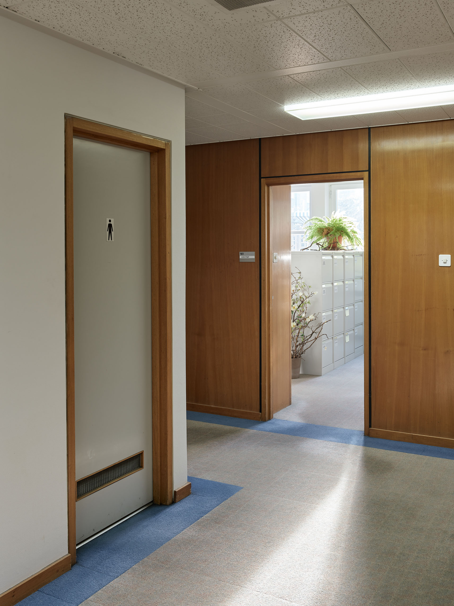 Ahp0008 embassy 005128 J2560